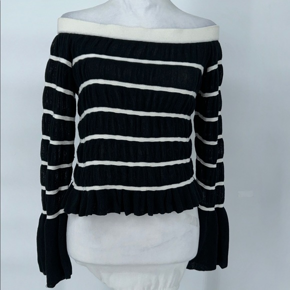 Club Monaco Monochrome Striped Knit Off Shoulder Black and White Pinoy SZ S/P - Picture 3 of 10
